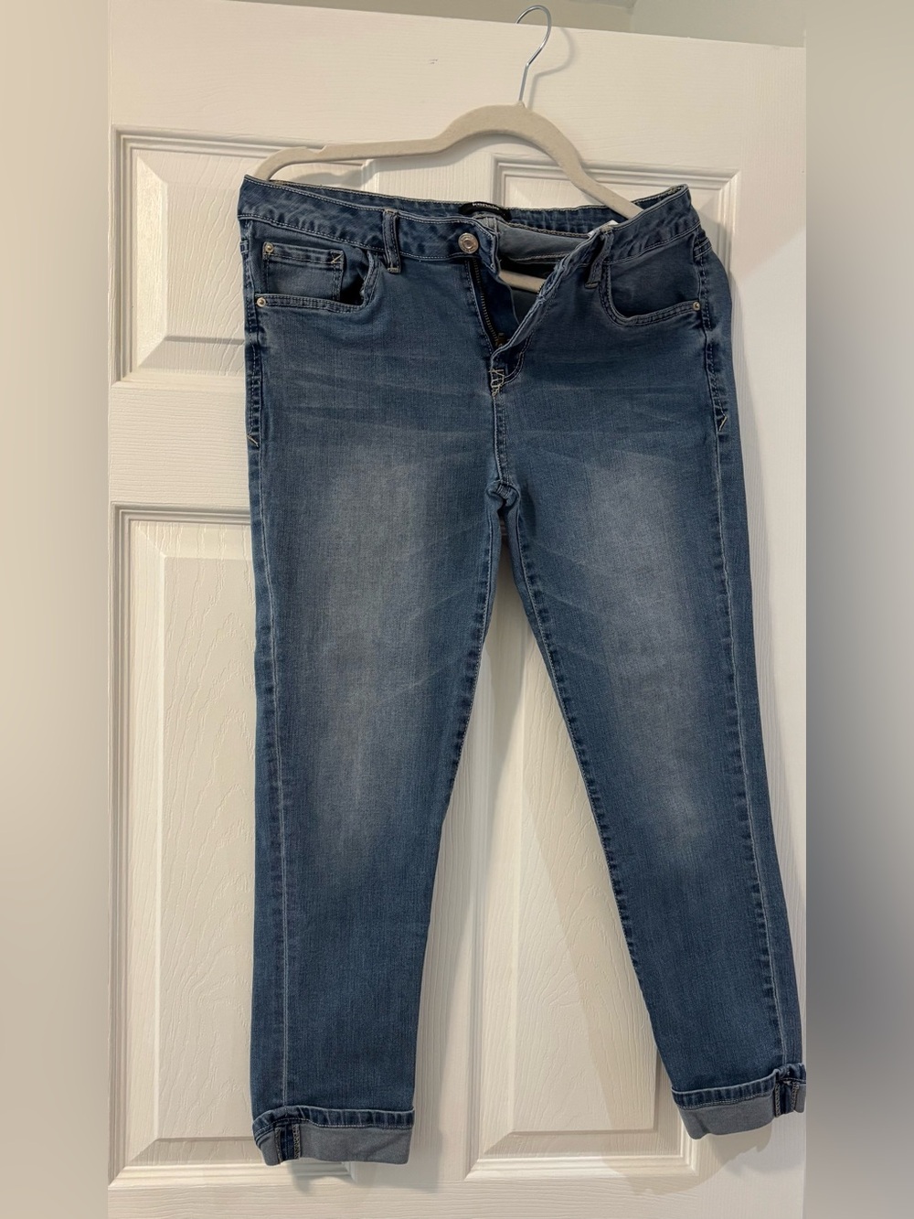 H&M Classic Mid Wash Women’s Jeans - Blue